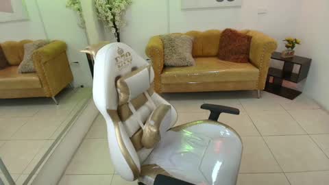 CAROLINA.  online show from 04.10.26