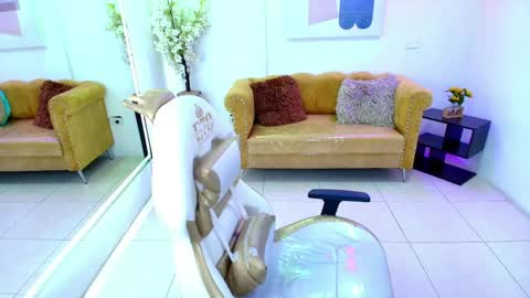 Snapshot of carolina_cherry chatting on 04.18.26 CAROLINA. online show from 04.18.26