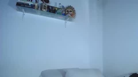 Snapshot of carolina_ml chatting on 09.23.25 CarolinaM online show from 09.23.25