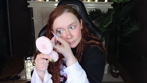 Snapshot of carolina_winter chatting on 02.08.25 Mira online show from 02.08.25