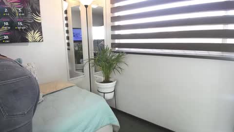 C A R O L I N E online show from 01.17.25