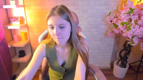 Caroline online show from 02.05.26