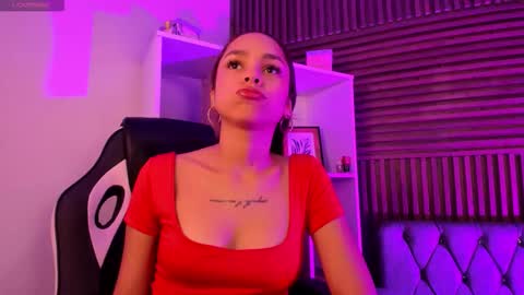 Snapshot of carolinefyre chatting on 02.12.26 Caroline online show from 02.12.26