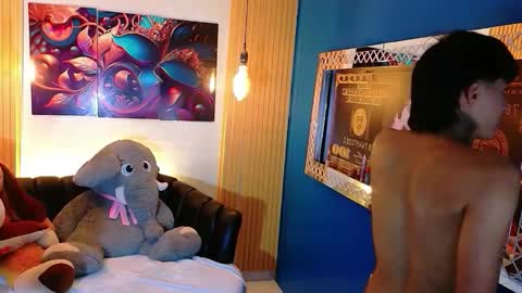 Snapshot of carolinejesh chatting on 04.19.26 carolinejesh online show from 04.19.26