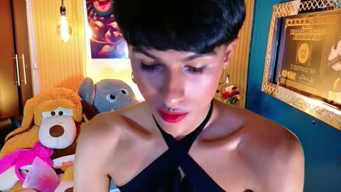 Snapshot of carolinejesh chatting on 04.19.26 carolinejesh online show from 04.19.26