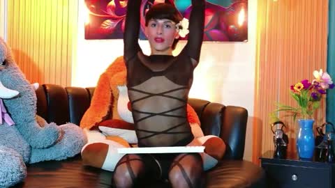 Snapshot of carolinejesh chatting on 05.05.26 carolinejesh online show from 05.05.26