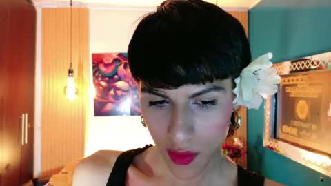 Snapshot of carolinejesh chatting on 05.11.26 carolinejesh online show from 05.11.26