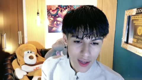 Snapshot of carolinejesh chatting on 05.14.26 carolinejesh online show from 05.14.26