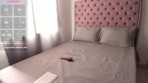 Caroline  online show from 06.05.26