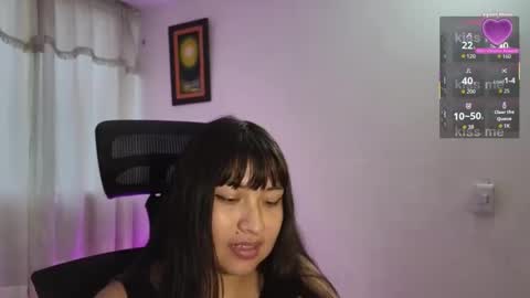 Snapshot of caroll_luna chatting on 10.22.25 kitty online show from 10.22.25
