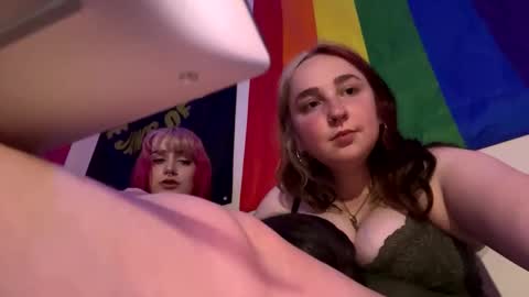 Snapshot of carpetmunchers chatting on 10.04.25 carpetmunchers online show from 10.04.25