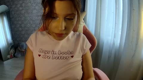 Snapshot of carysgs chatting on 10.02.25 carysgs online show from 10.02.25