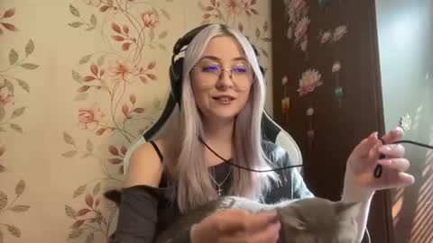 Snapshot of casandrabremme chatting on 06.18.26 Mia online show from 06.18.26