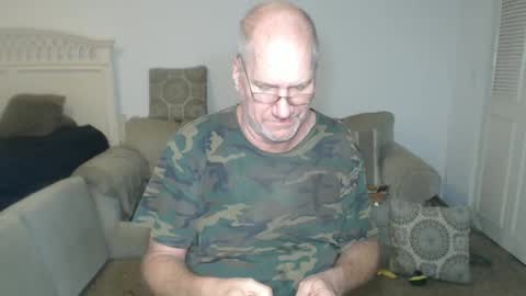 Snapshot of casinocam chatting on 02.14.25 CasinoCam online show from 02.14.25