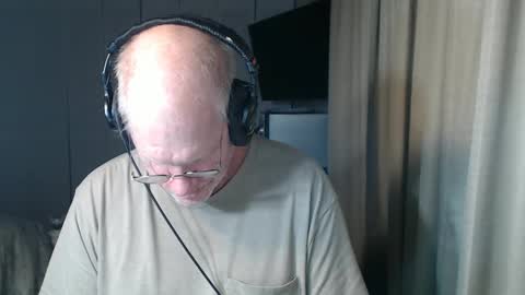 Snapshot of casinocam chatting on 09.16.25 CasinoCam online show from 09.16.25