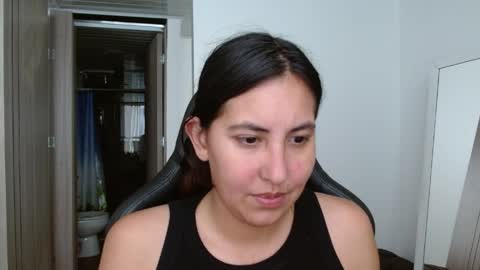 Snapshot of cassandra_ruizz chatting on 05.07.26 573215024606 online show from 05.07.26