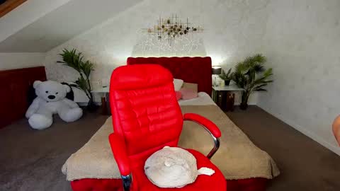 Cassandra online show from 02.11.25