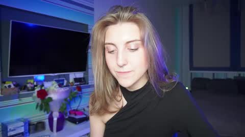 Snapshot of cassiablade1 chatting on 09.12.25 Seductress Cassia FINDOM AND SADISM NO NUDE online show from 09.12.25