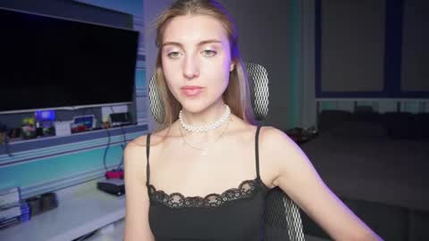 Snapshot of cassiablade1 chatting on 09.28.25 Seductress Cassia FINDOM AND SADISM NO NUDE online show from 09.28.25