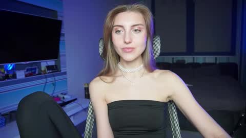 Snapshot of cassiablade1 chatting on 10.07.25 Seductress Cassia FINDOM AND SADISM NO NUDE online show from 10.07.25