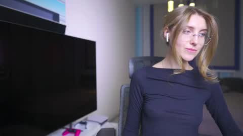 Snapshot of cassiablade1 chatting on 02.08.26 Seductress Cassia FINDOM AND SADISM NO NUDE online show from 02.08.26