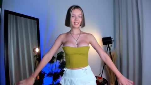 Hello my name is Cassie and my friend Nilo is also here online show from 03.21.26