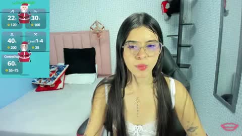Snapshot of cassiehoward14 chatting on 12.27.24 cassiehoward14 online show from 12.27.24