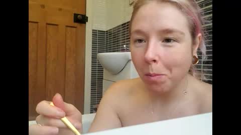 Snapshot of cassieluna chatting on 02.19.26 Cassie online show from 02.19.26