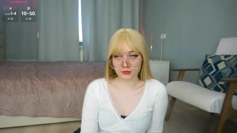 Snapshot of cassieswon chatting on 05.19.26 cassieswon online show from 05.19.26