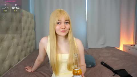 Snapshot of cassieswon chatting on 05.25.26 cassieswon online show from 05.25.26