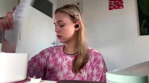 Olivia online show from 05.09.26