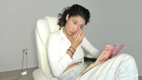 Snapshot of cassiophea_ chatting on 09.28.25 Cami online show from 09.28.25