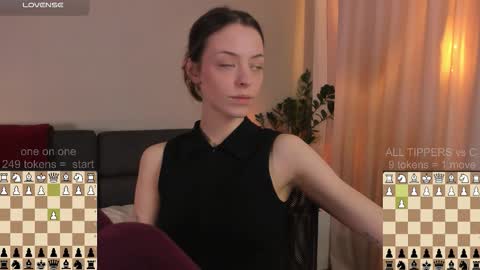 Snapshot of cassisland chatting on 10.19.25  cassandra  online show from 10.19.25