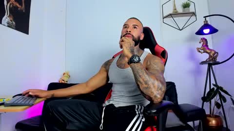 Snapshot of casticatheking chatting on 02.07.25 Matheo Brown online show from 02.07.25
