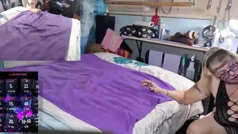 castrated julie online show from 11.29.25