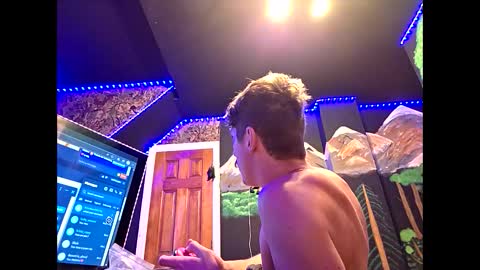 Snapshot of castration40 chatting on 11.29.25 castration40 online show from 11.29.25