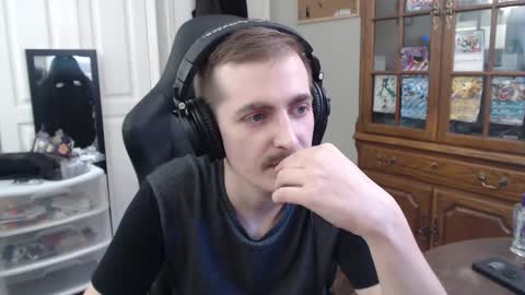 Snapshot of casuallycorrupt chatting on 10.18.25 casuallycorrupt online show from 10.18.25