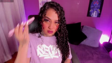 Cata green model independient online show from 03.27.26