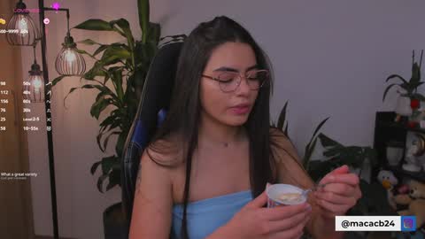 MACARENA online show from 01.18.25