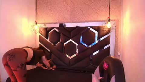 Cataleya online show from 11.24.25