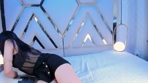 catarinamayer1 online show from 10.27.25