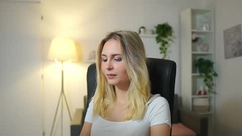 catecrago  online show from 11.06.25