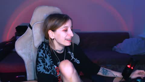 Snapshot of cath_dysphoria_ chatting on 02.07.25 CATH online show from 02.07.25