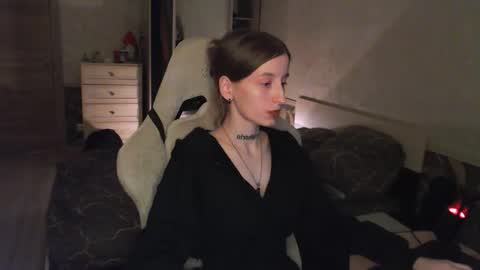 Snapshot of cath_dysphoria_ chatting on 10.03.25 CATH online show from 10.03.25