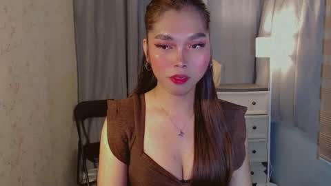 Snapshot of catherine_365 chatting on 12.05.25 catherine_365 online show from 12.05.25