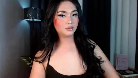 Snapshot of catherine_louise chatting on 10.31.25 cath online show from 10.31.25