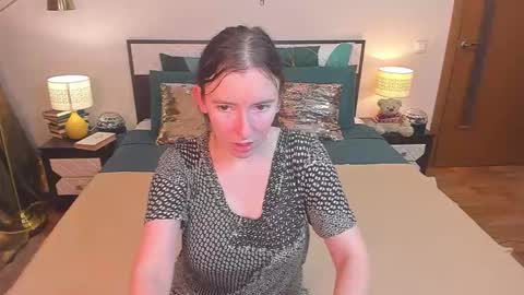 Catrin online show from 12.17.25