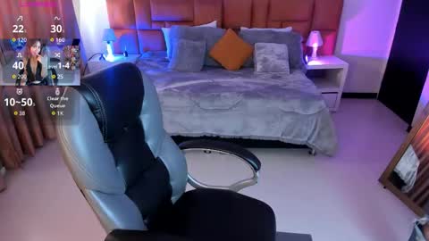 catti_brie_ online show from 11.11.25