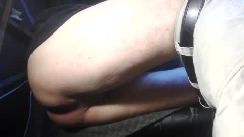 Snapshot of caughtnaked chatting on 11.08.25 caughtnaked online show from 11.08.25