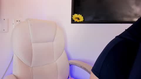Snapshot of cayetana_01 chatting on 05.14.26 cayetana online show from 05.14.26
